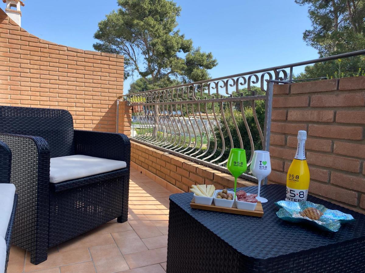 Casita Porto Pino Villa Екстериор снимка
